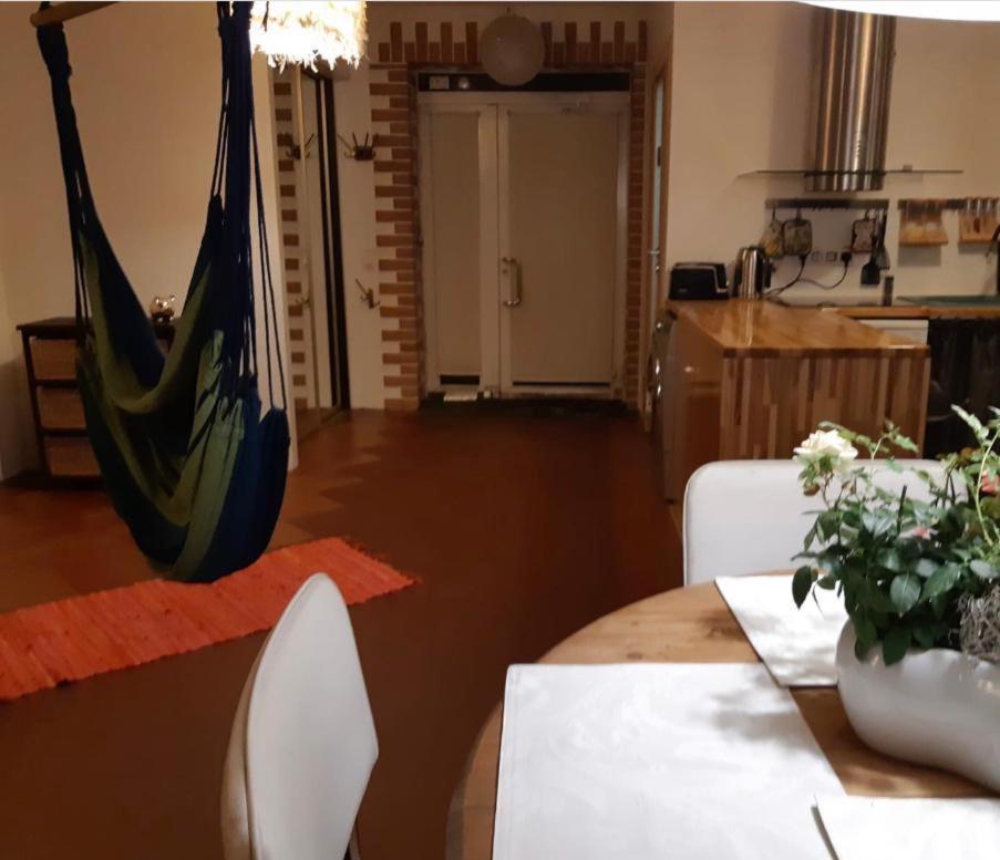 2 Story Studio Apartment Free Parking Included Рига Екстер'єр фото